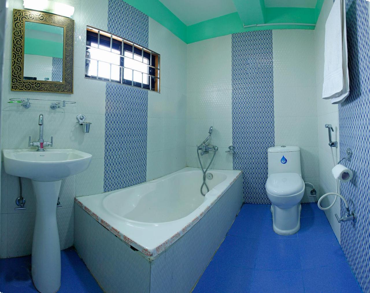 Hotel Blue Magnet Pokhara Esterno foto