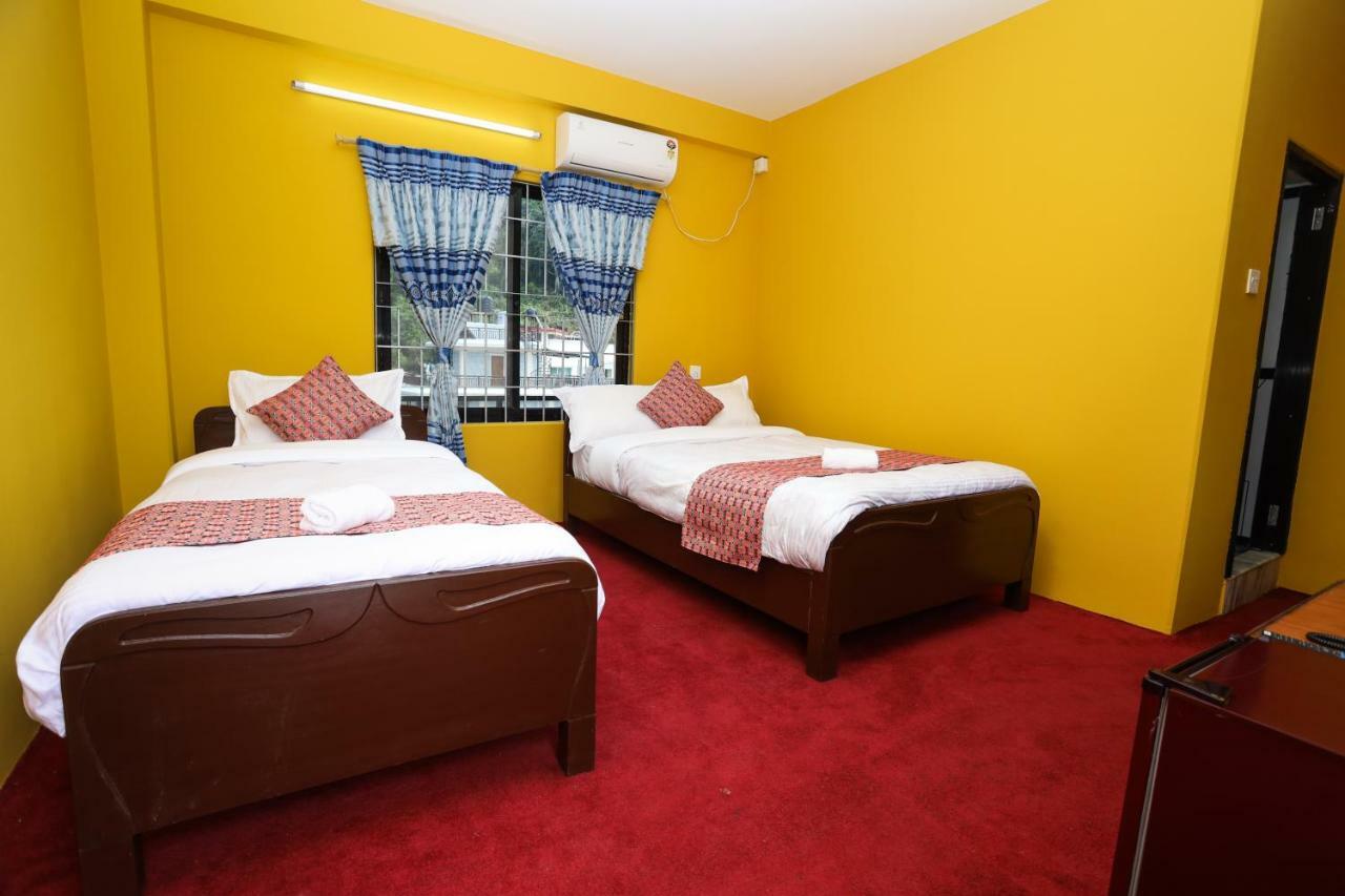 Hotel Blue Magnet Pokhara Esterno foto