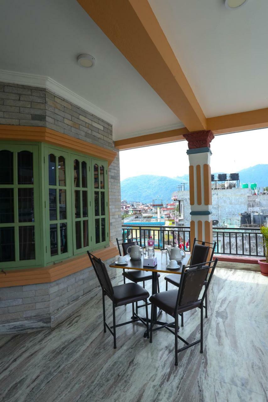 Hotel Blue Magnet Pokhara Esterno foto