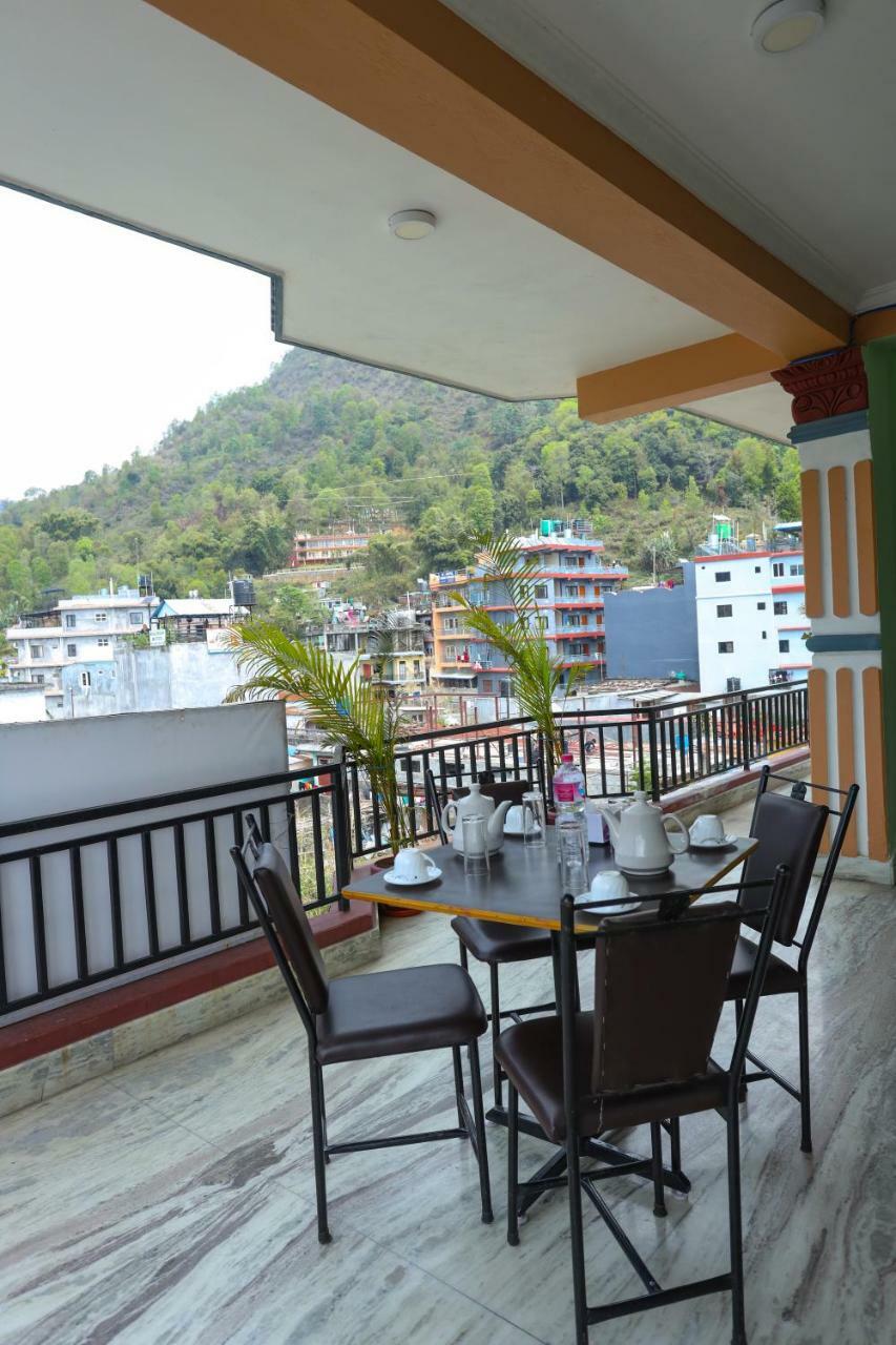 Hotel Blue Magnet Pokhara Esterno foto