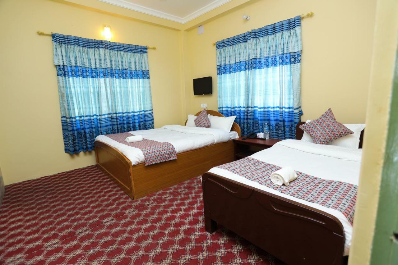 Hotel Blue Magnet Pokhara Esterno foto