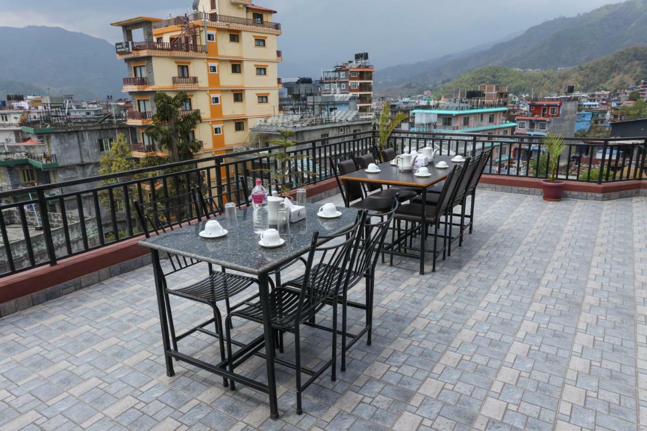 Hotel Blue Magnet Pokhara Esterno foto