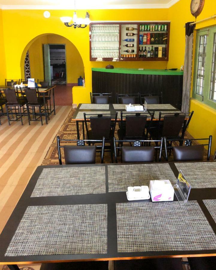 Hotel Blue Magnet Pokhara Esterno foto