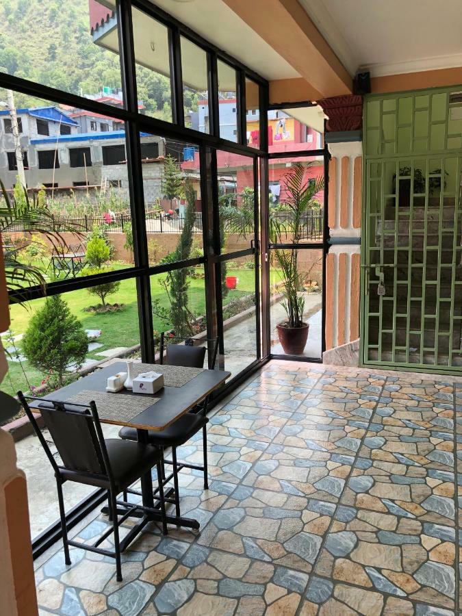 Hotel Blue Magnet Pokhara Esterno foto